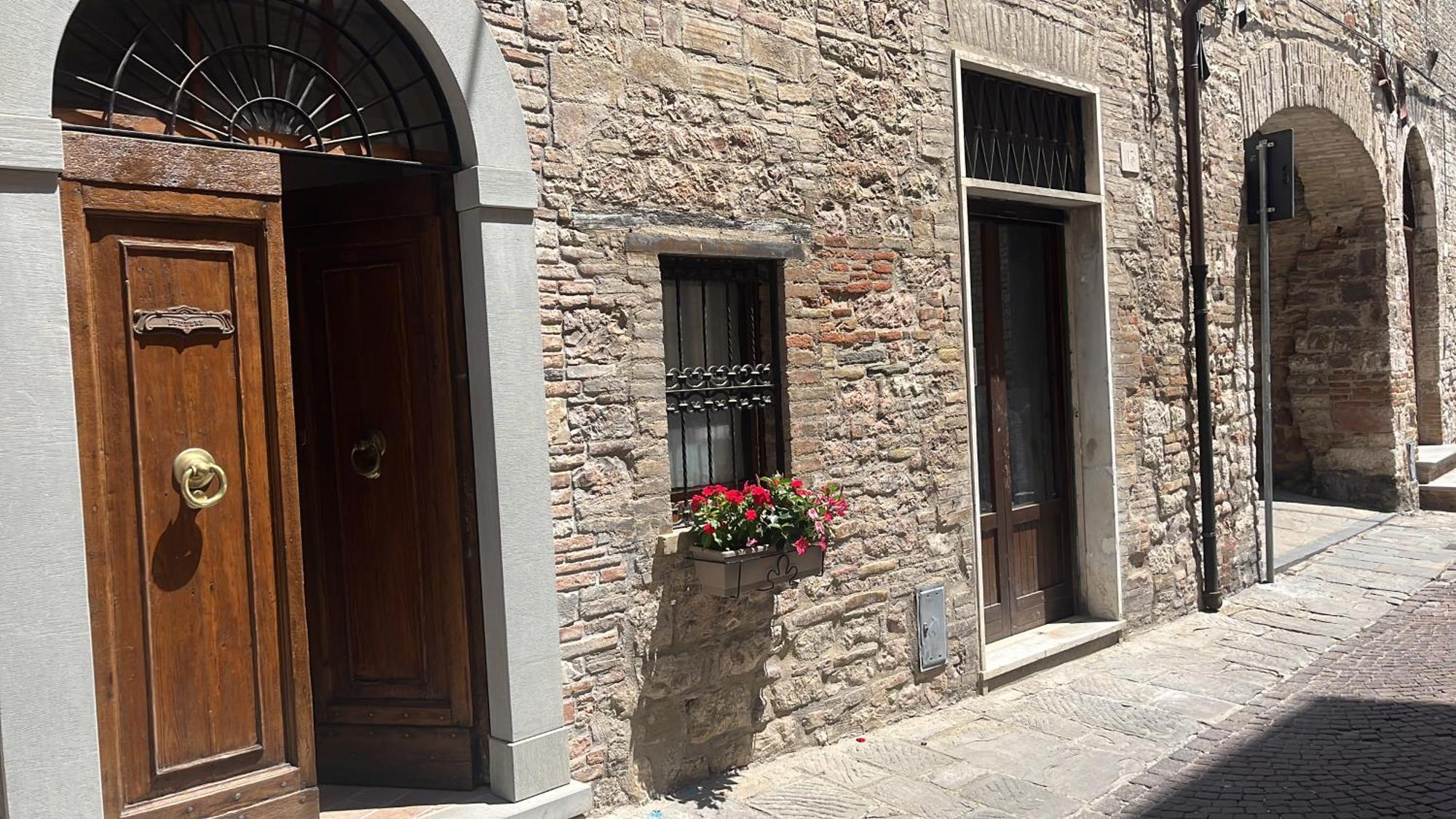 Bed and Breakfast L'Inferno Di Dante à Gubbio Extérieur photo