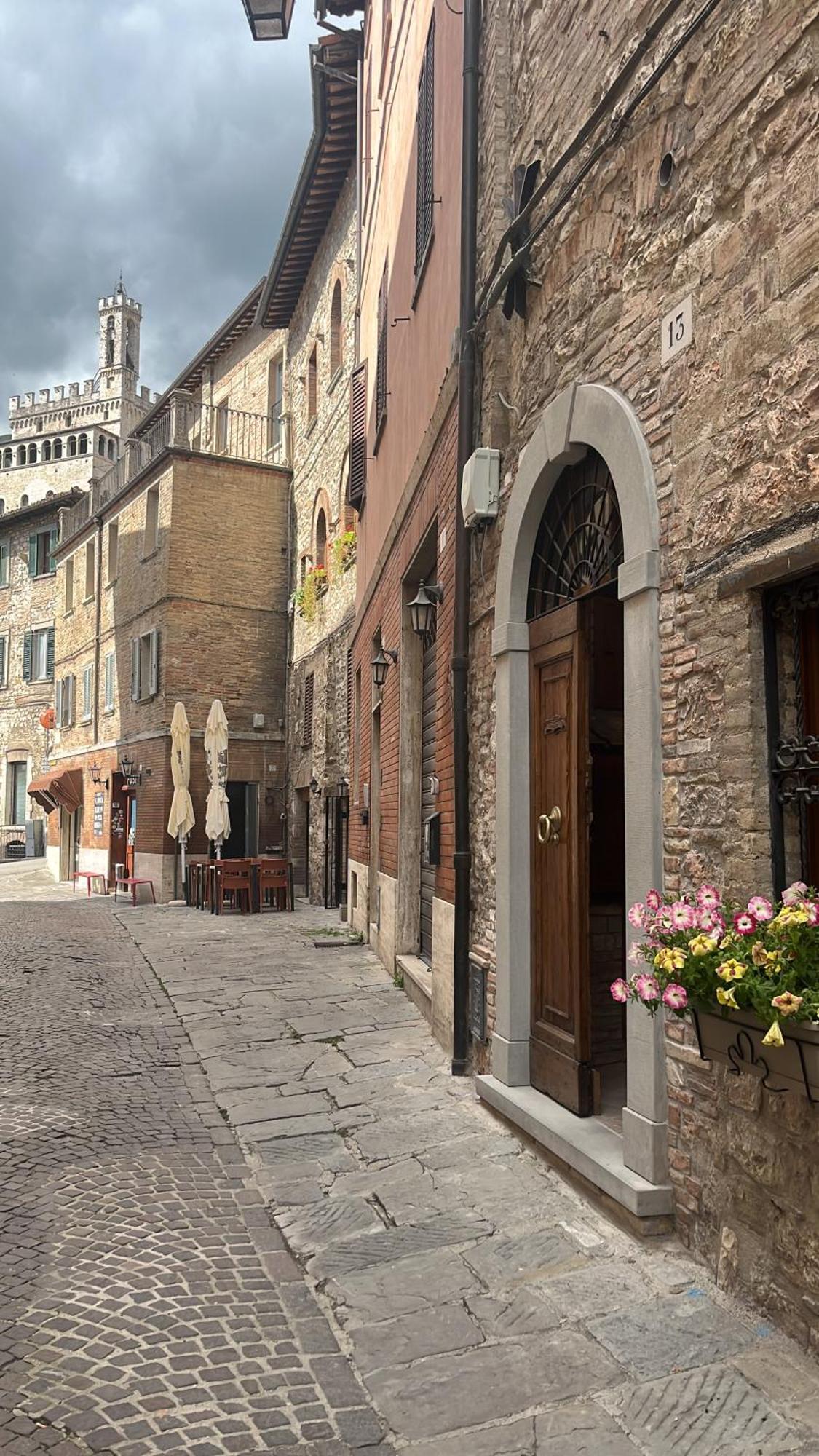 Bed and Breakfast L'Inferno Di Dante à Gubbio Extérieur photo