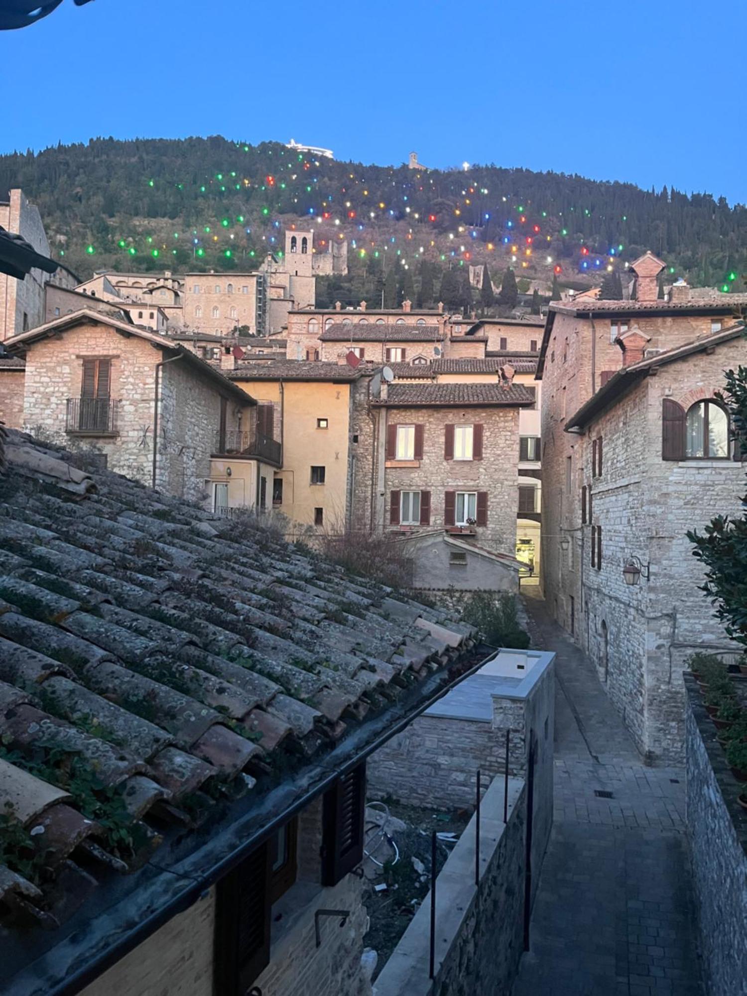 Bed and Breakfast L'Inferno Di Dante à Gubbio Extérieur photo